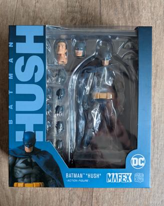 Action figure BATMAN HUSH Mafex NUOVO