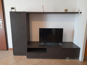 PARETE ATTREZZATA REVERSIBILE CON MOBILE PORTA TV