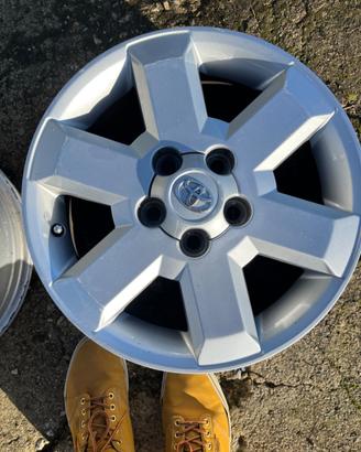 Cerchi in lega 16 per rav4