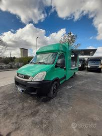 Autonegozio paninoteca ambulante food truck