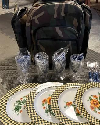 Zaino militare da campeggio completo di accessori