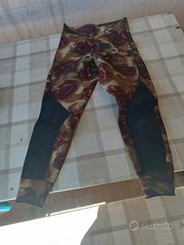 pantaloni muta 