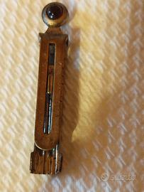 fermacravatta  stile Art decò  o retro 