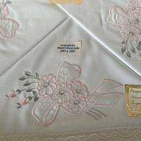 Lenzuola ricamate a mano