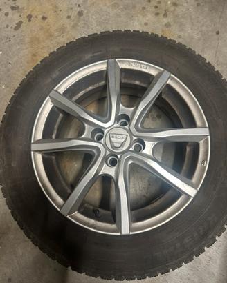 Cerchi in lega Dacia17” + gomme invernali 235/55