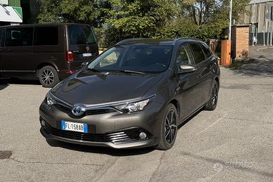 TOYOTA Auris Touring Sports 1.8 Hybrid Style