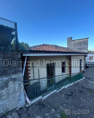 Casa singola con garage a Milo-Fornazzo
