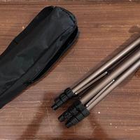 Treppiede per videocamere e fotocamere