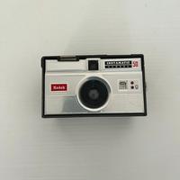 macchina fotografica - Kodak instamatic 50