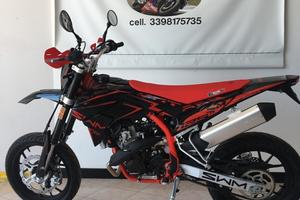 SWM SM 125R - MOTARD E5+ MY25 Nero Rosso