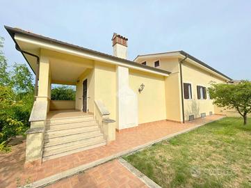 VILLA A SCHIERA A VELLETRI