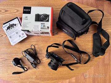 Sony Alpha 5100 + Obiettivo 16‑50mm + sacca