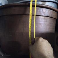 antico paiolo caldaio in rame stagnato