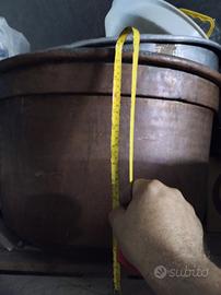 antico paiolo caldaio in rame stagnato