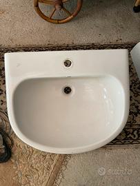 Lavabo con colonna