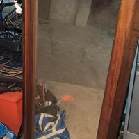 cassettiera in arte povera con specchio 