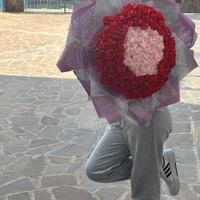 Bouquet di 99 rose di nastro di raso