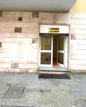 Locale Commerciale (cat C/1) Largo Preneste