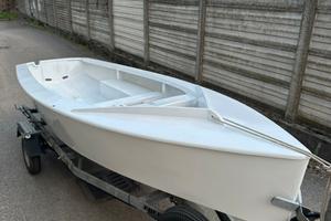 Barca a vela Vaurien restaurata