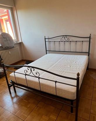 Letto in ferro battuto matrimoniale