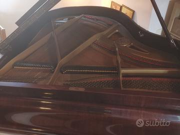 Pianoforte Petrof 1/4 di coda marrone