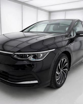 Vw Golf 8 1.5 tgi 130cv dsg Neopatentati
