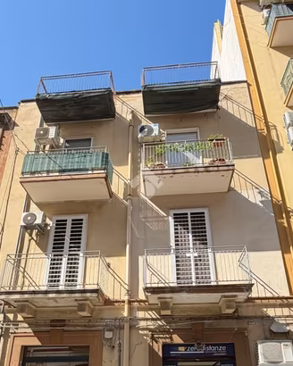 2 LOCALI A BARI