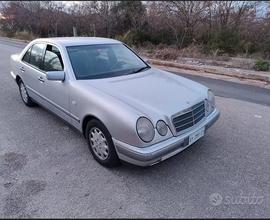 MERCEDES Classe E250 TDI (W210)