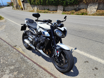 Triumph Street Triple 765 R