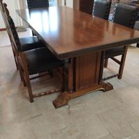 TAVOLO CON 6 SEDIE IN PELLE