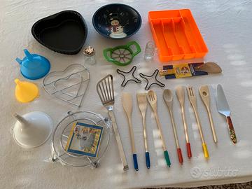 Utensili da cucina e vassoio