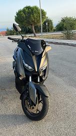 Yamaha xmax 125
