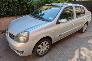 Renault Clio Berlina (Symbol)