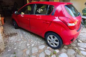 Hyundai i20 CRDI 1400 diesel rossadel 2012 5 porte