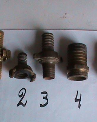 Raccordi in ottone per tubo gomma nuovo ed usato