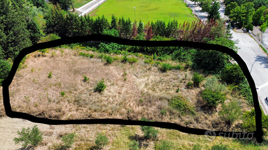 Terreno sul lago di Bomba