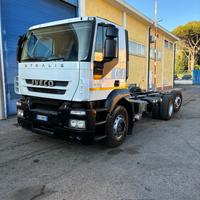 Iveco AD 260 S 33 telaio