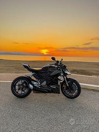 Ducati Streetfighter V2 (153cv)