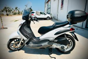 Piaggio Beverly 200 bianco