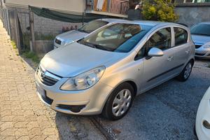 Opel Corsa 1.2 5 porte Club NEOPATENTATI