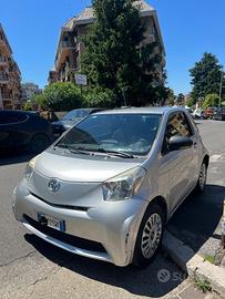 Toyota iq