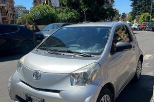 Toyota iq