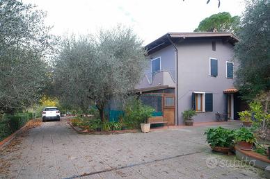 Villa di 316 m² con più di 5 locali a Pesaro