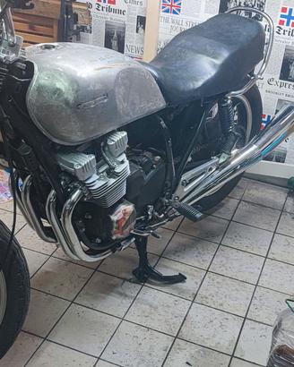 Yamaha XJ550 