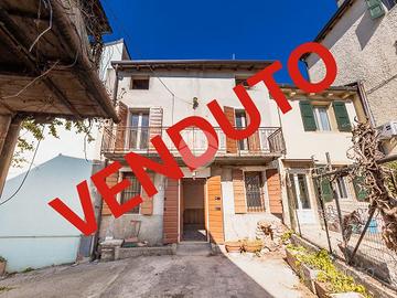 CASA DI CORTE A SOMMACAMPAGNA