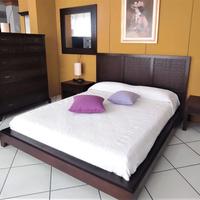 Letto con comò e comodini in legno