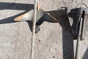  2 ancore, una trefoil e una danforth 5kg