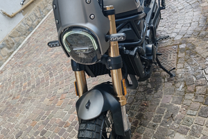 Benelli 800 trail