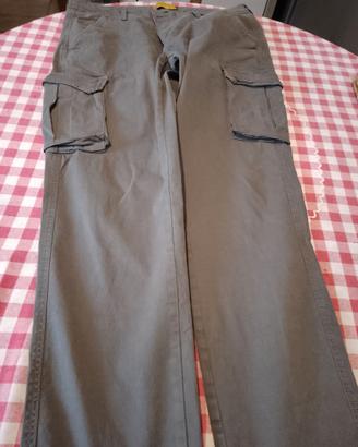 Pantaloni lunghi con tasconi OVS