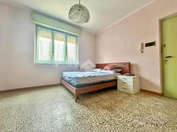 MONOLOCALE A CASTELLEONE